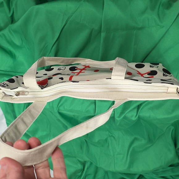 Hello Kitty White and Black Tote Bag 16x11x3 Never Used - Picture 4 of 5